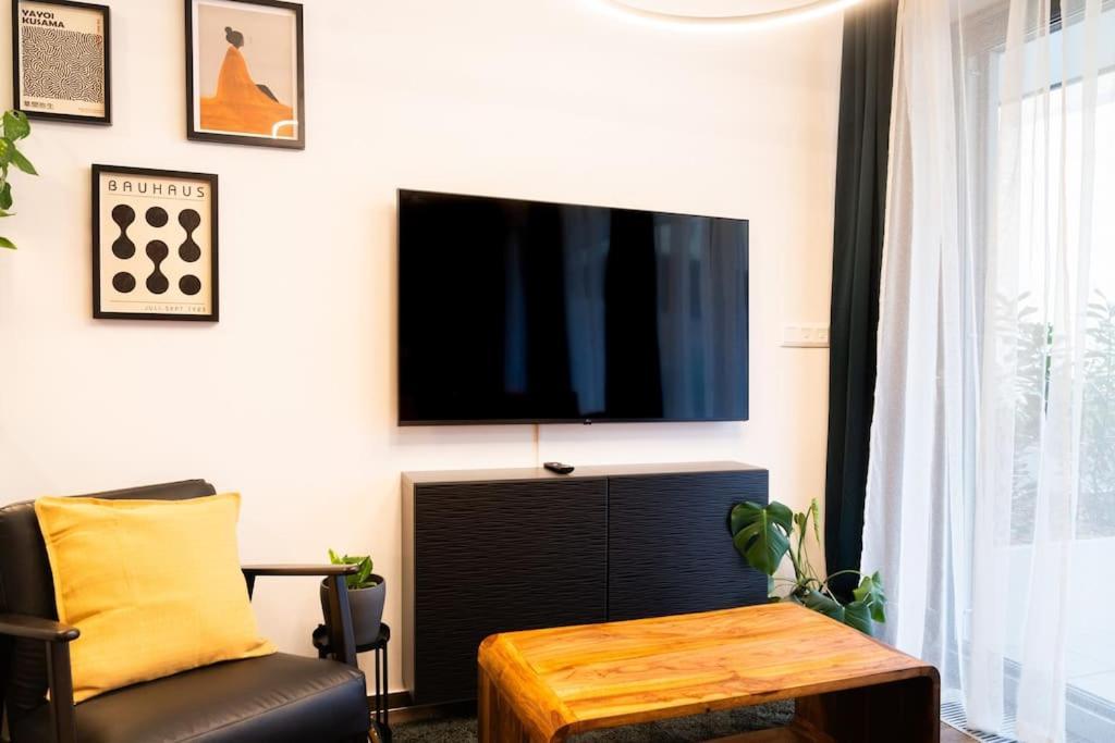 Gold Garden Terrace Apartment เบอร์โน ภายนอก รูปภาพ
