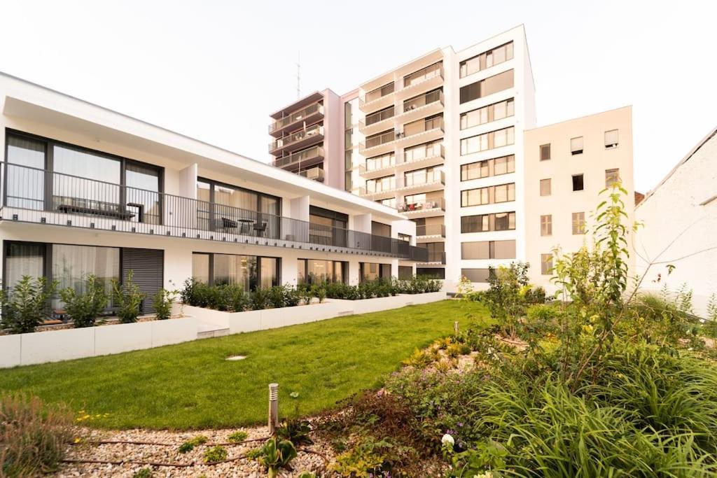 Gold Garden Terrace Apartment เบอร์โน ภายนอก รูปภาพ