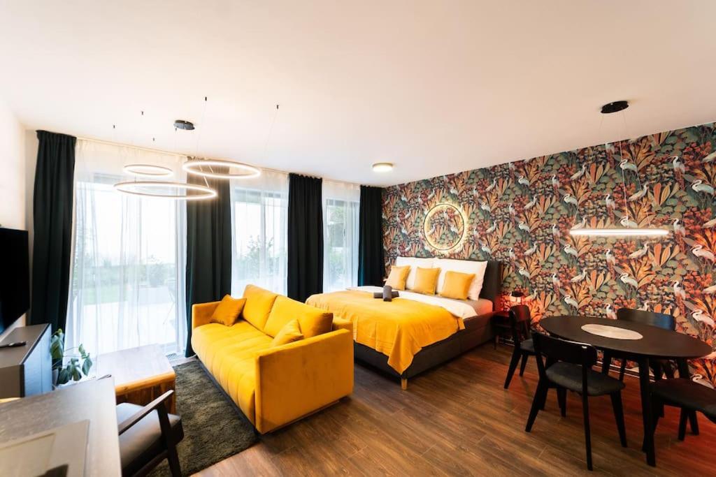Gold Garden Terrace Apartment เบอร์โน ภายนอก รูปภาพ