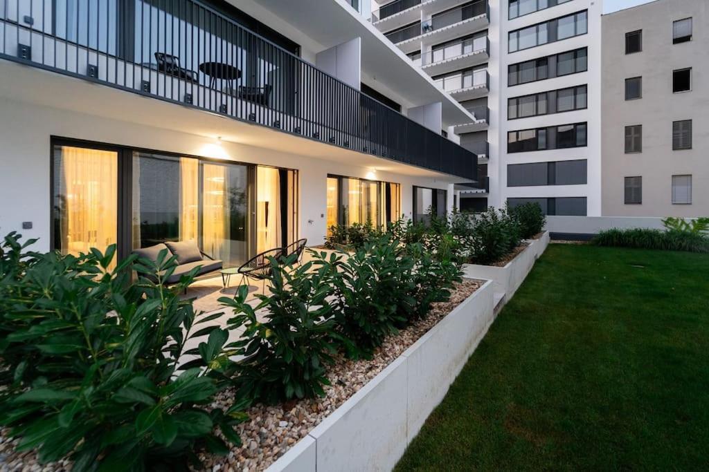 Gold Garden Terrace Apartment เบอร์โน ภายนอก รูปภาพ